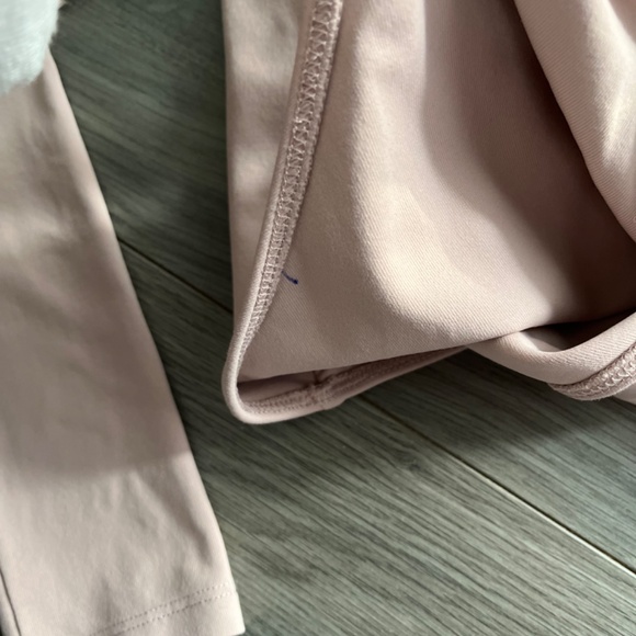 aritzia babaton contour dusty pink bodysuit small - Picture 5 of 5